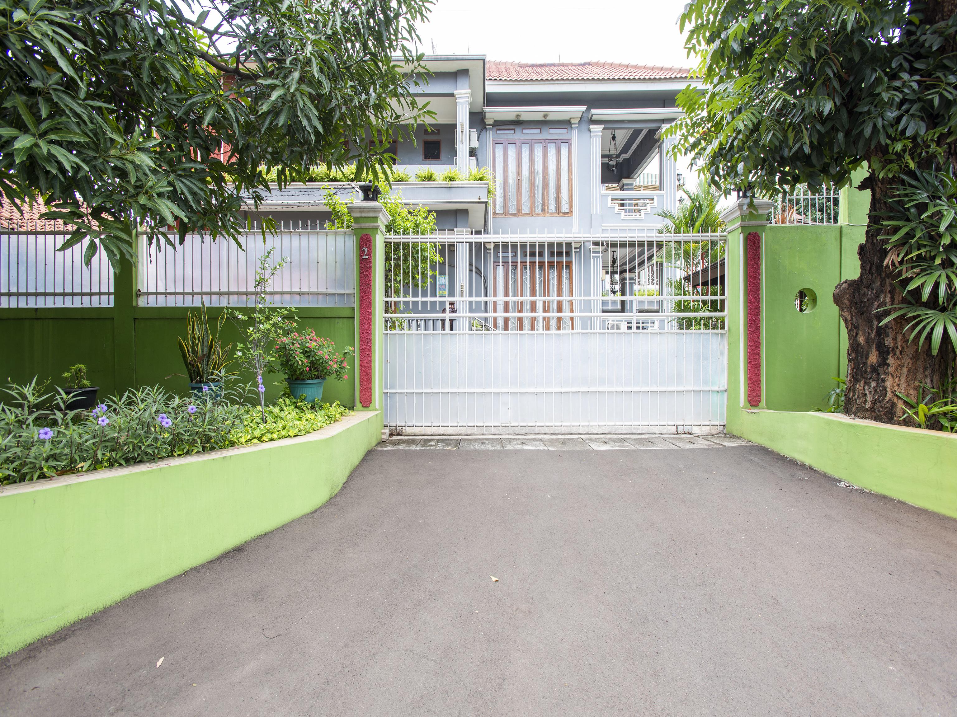 Spot On 3961 Fico's Syariah Bekasi
